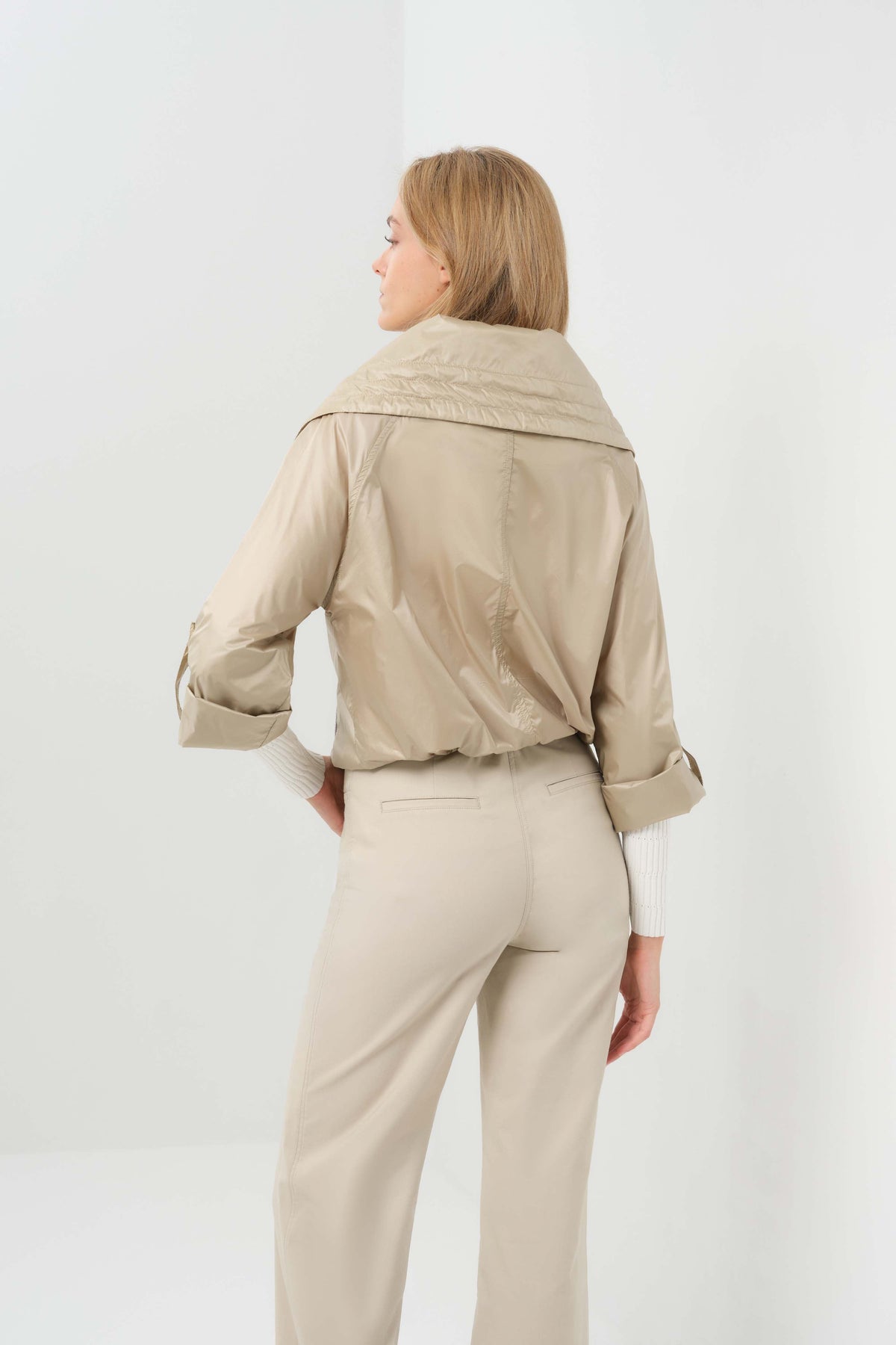 Casey Crop Windbreaker - Champagne