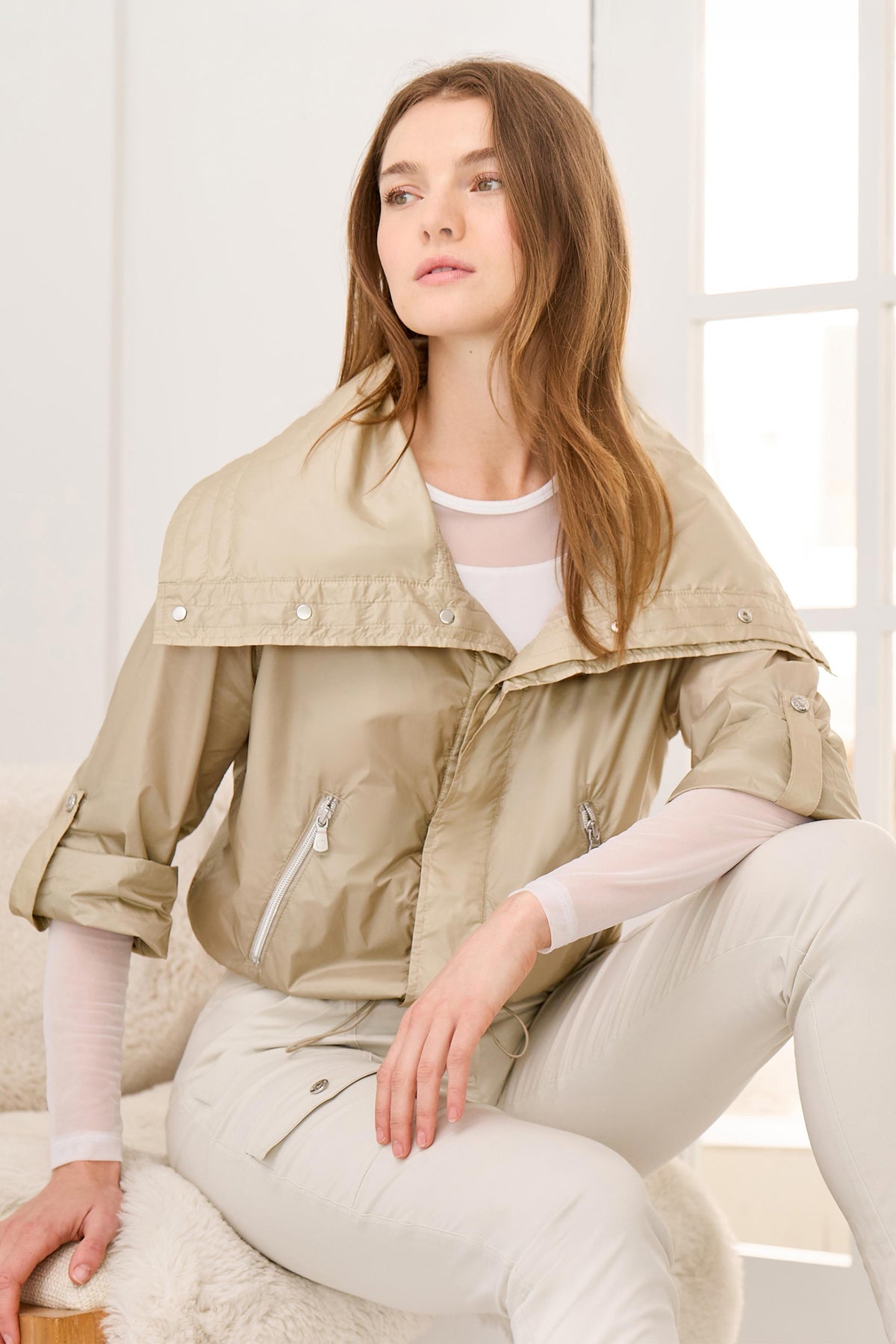Casey Crop Windbreaker - Champagne