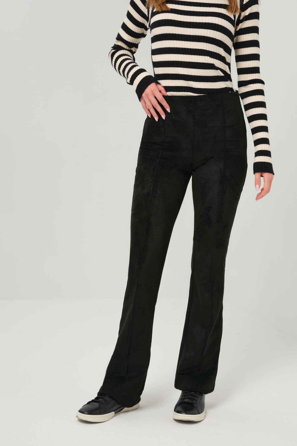 Becca Flare - Black