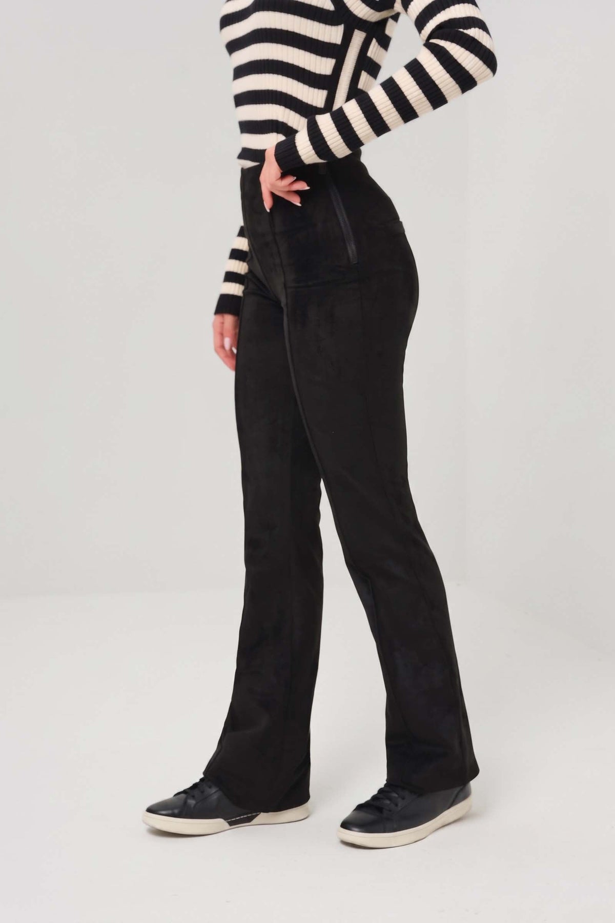 Becca Flare - Black