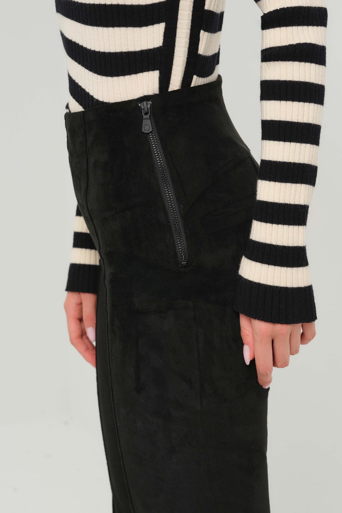 Becca Flare - Black