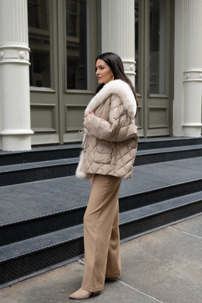 Short Down Jacket With Sailor Fox Collar in Cream